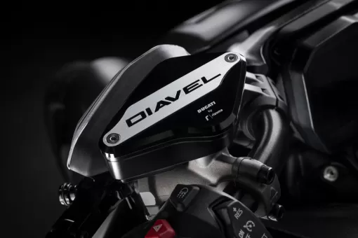 ducati-news-performance-accessories-6-7wvdqf4fjl.jpg