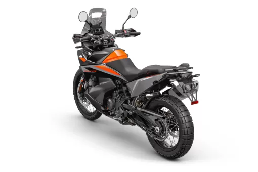 ktm-890-adventure-studio-2-z4hqodggcx.jpg
