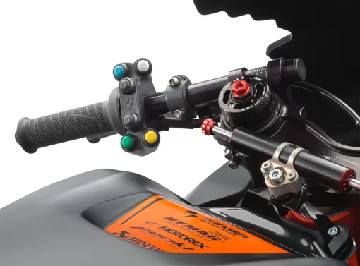 ktm-rc8c-revised-studio-5-0x9sikmtzv.jpg