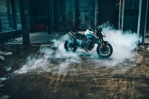 ktm-street-range-colour-update-action-3-hxxjqfyei8.jpg