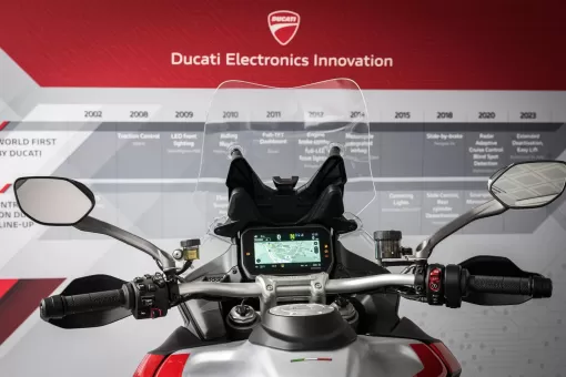 01-ducatiway-uc526160-preview.jpg